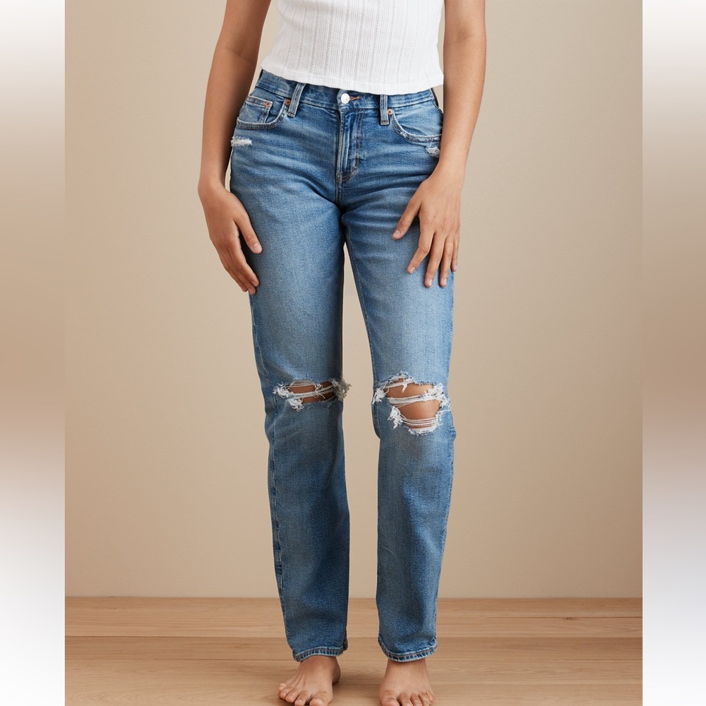 AE STRETCH CURVY RIPPED STRAIGHT JEAN Size 2 Short